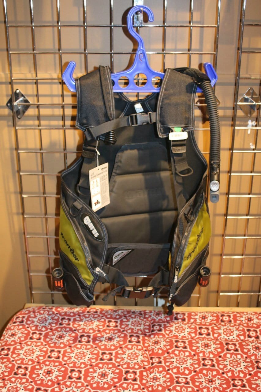 Mares Frontier BCD Small (New) Reduced! – ScubaGear Store