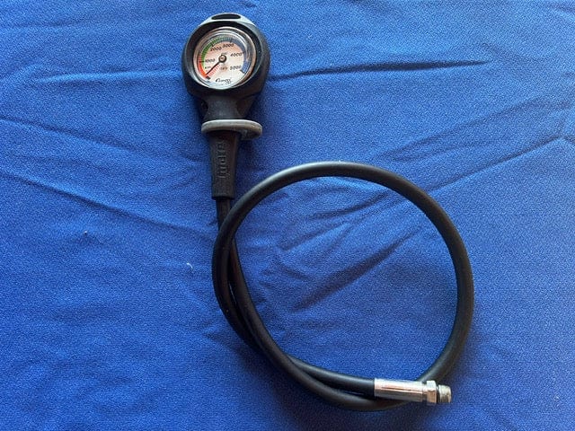 Cressi Single Pressure Gauge w/Boot (Used)